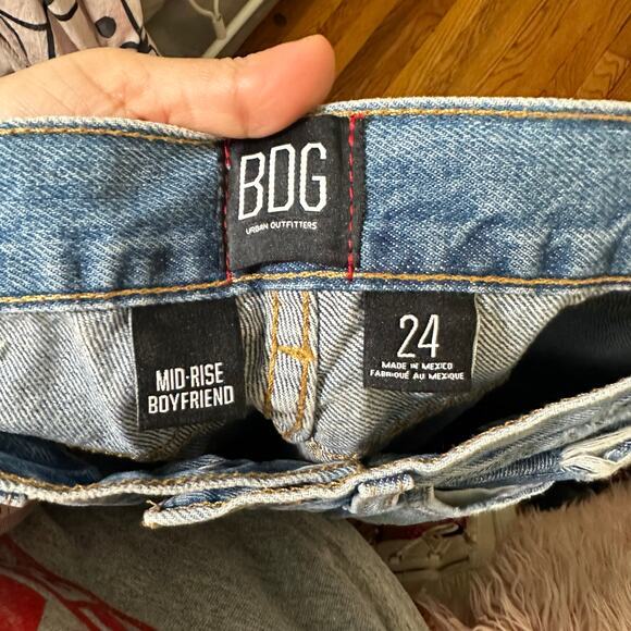 BDG Urban Outfitters Mid Rise Boyfriend Denim Jeans Size 24‎ - Picture 3 of 11
